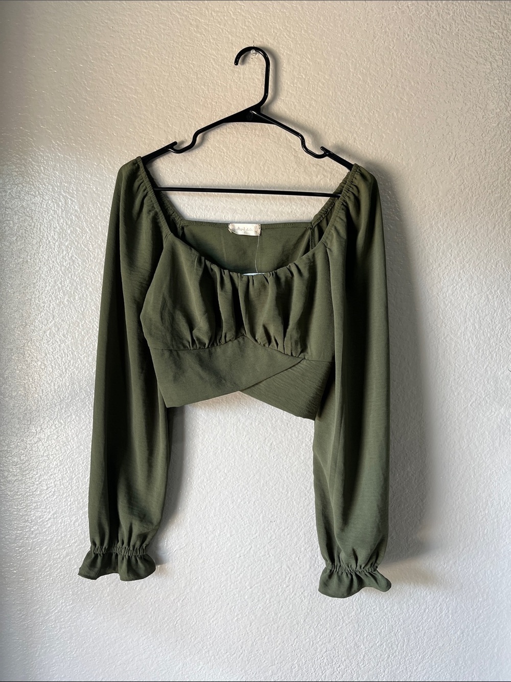 Altar'd State Olive Green Cropped Peasant Top Sz S Ruffle Summer Vacay
